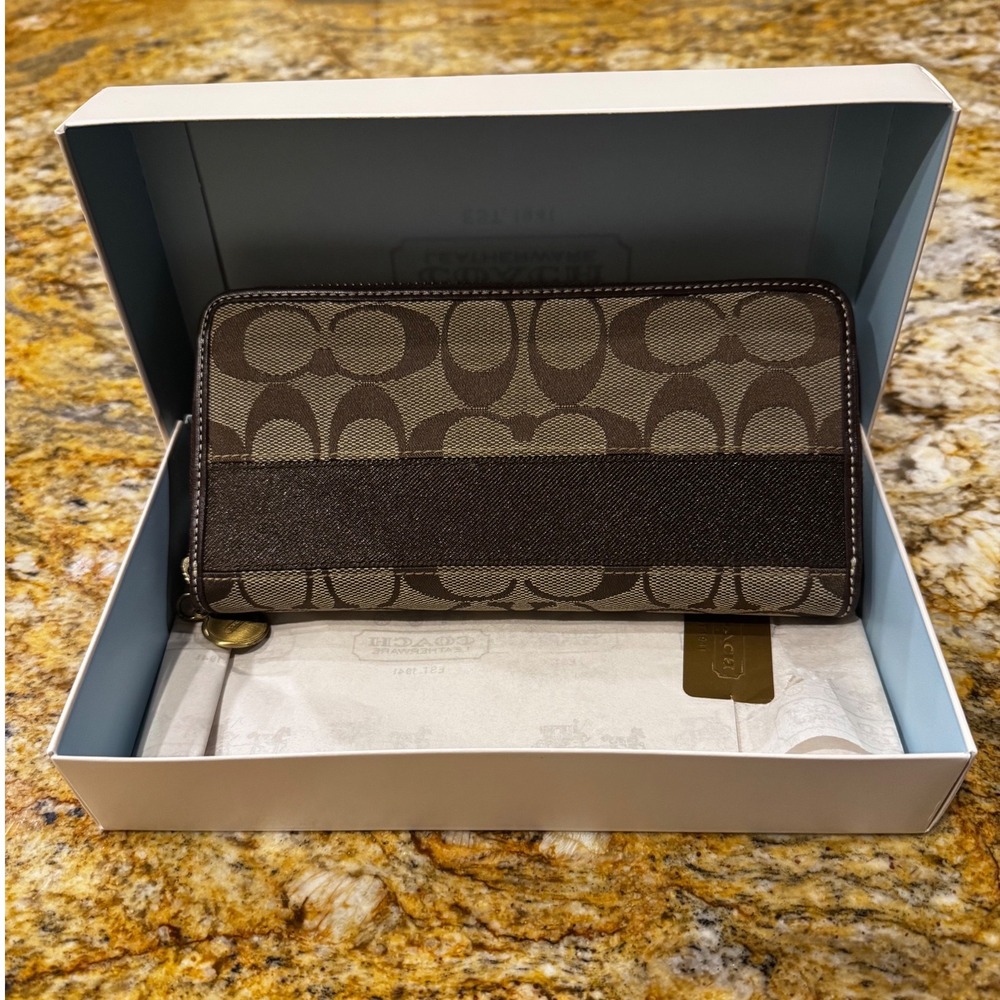 Coach Signature Accordion Zip Around Wallet Brown Canvas H0742-40753 Y2K